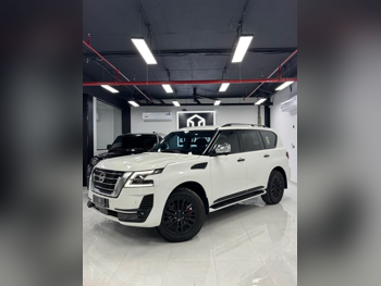Nissan  Patrol  Platinum  2020  Automatic  230,000 Km  8 Cylinder  Four Wheel Drive (4WD)  SUV  White