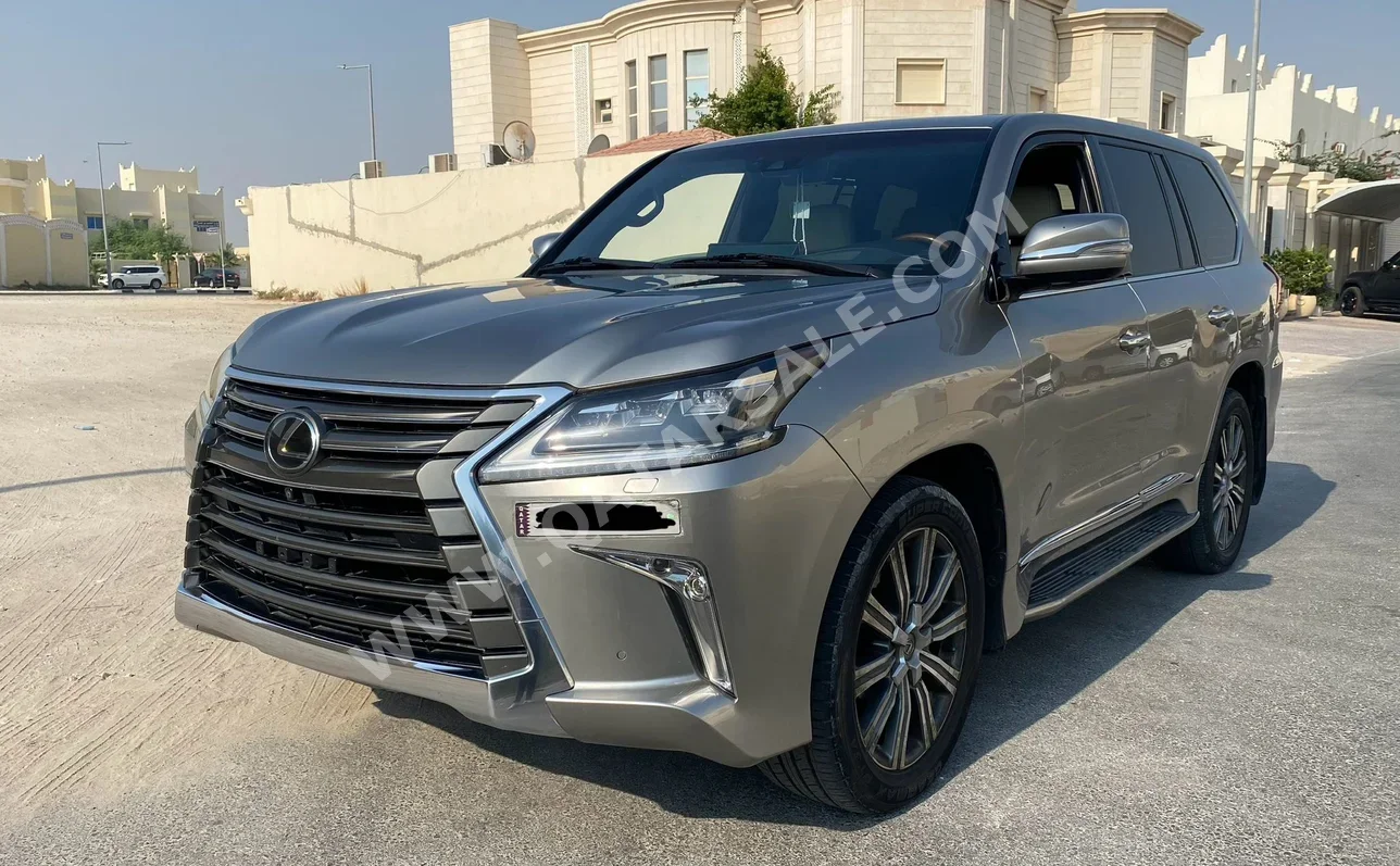 Lexus  LX  570  2016  Automatic  280,000 Km  8 Cylinder  Four Wheel Drive (4WD)  SUV  Gray