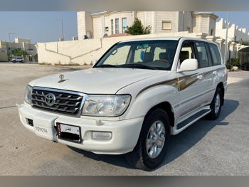 Toyota Land Cruiser VXR 2006 Automatic 300,000 Km 8 Cylinder Four Wheel Drive (4WD) SUV White