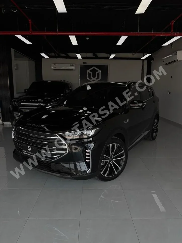 Jetour  X70  Plus Luxury  2025  Automatic  3,000 Km  4 Cylinder  Four Wheel Drive (4WD)  SUV  Black  With Warranty