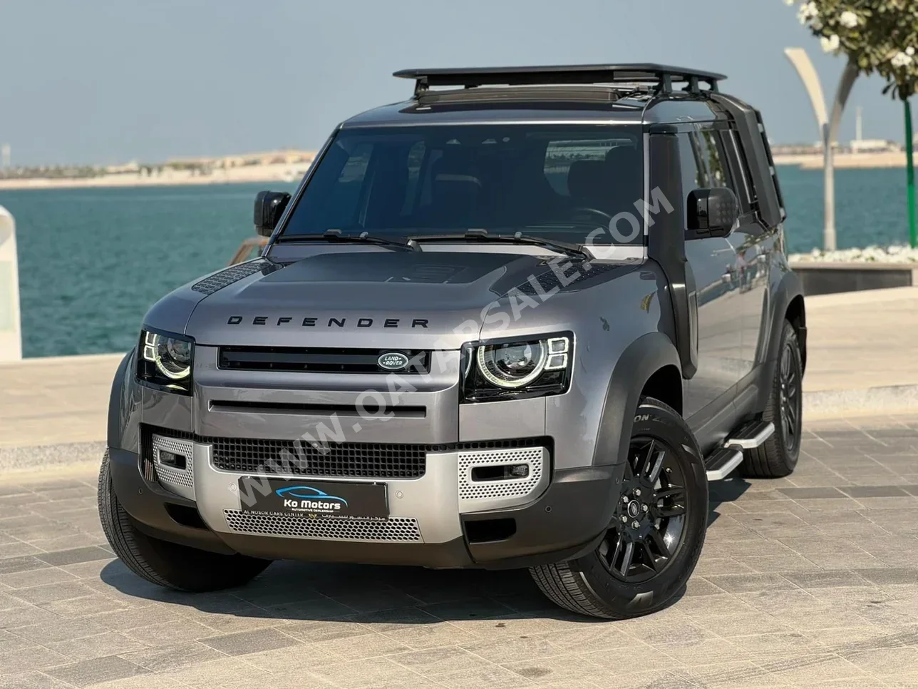 Land Rover  Defender  110 HSE  2020  Automatic  90,000 Km  6 Cylinder  Four Wheel Drive (4WD)  SUV  Gray