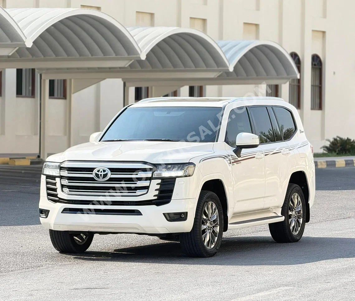 Toyota Land Cruiser GXR Twin Turbo 2022 Automatic 193,000 Km 6 Cylinder Four Wheel Drive (4WD) SUV White