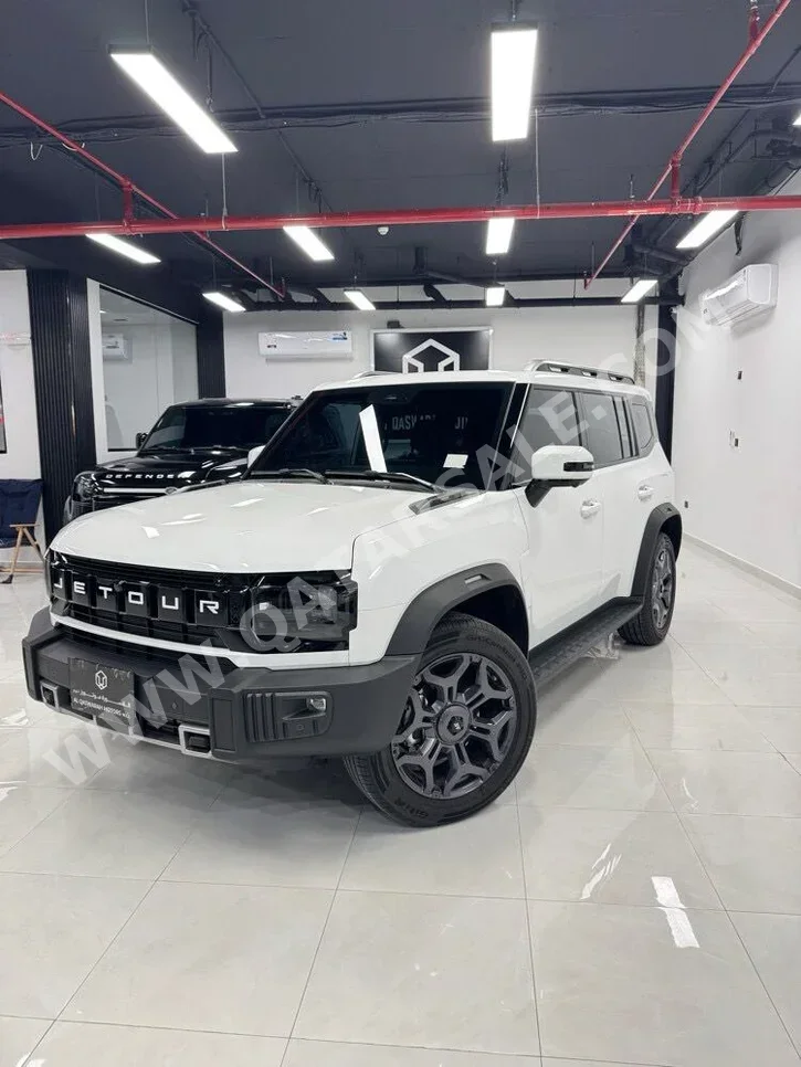 Jetour  T2  Luxury  2026  Automatic  12,000 Km  4 Cylinder  Four Wheel Drive (4WD)  SUV  White  With Warranty