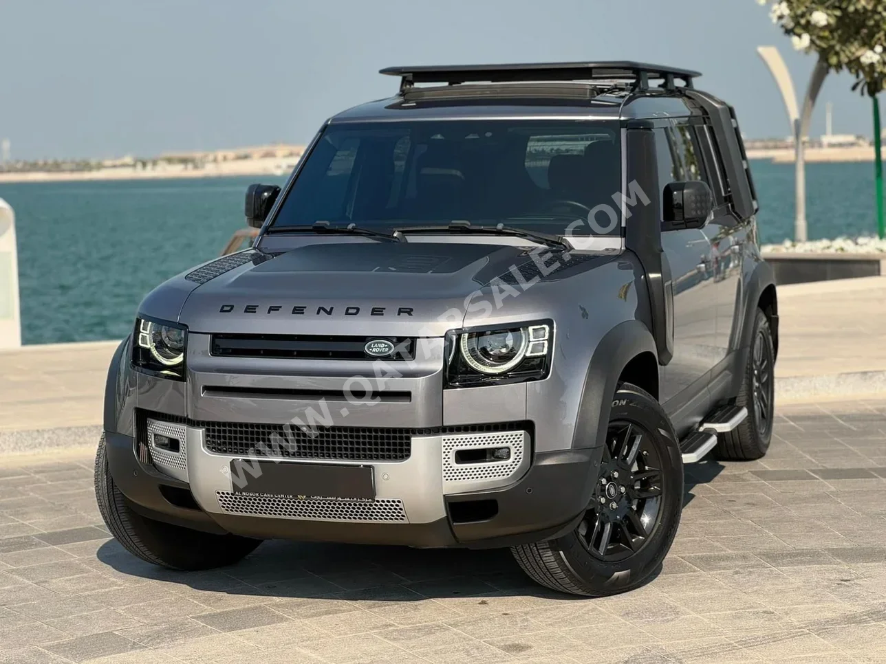 Land Rover  Defender  110 HSE  2020  Automatic  90,000 Km  6 Cylinder  Four Wheel Drive (4WD)  SUV  Gray