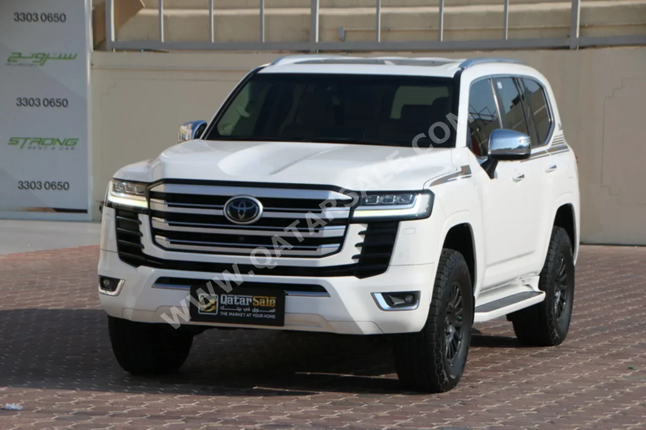 Toyota Land Cruiser VXR Twin Turbo 2022 Automatic 104,000 Km 6 Cylinder Four Wheel Drive (4WD) SUV White With Warranty