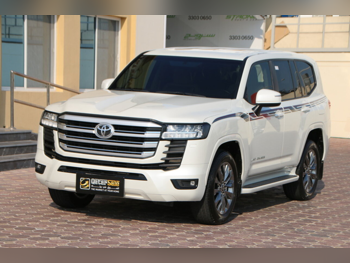 Toyota  Land Cruiser  GXR Twin Turbo  2023  Automatic  32,000 Km  6 Cylinder  Four Wheel Drive (4WD)  SUV  Pearl  With Warranty