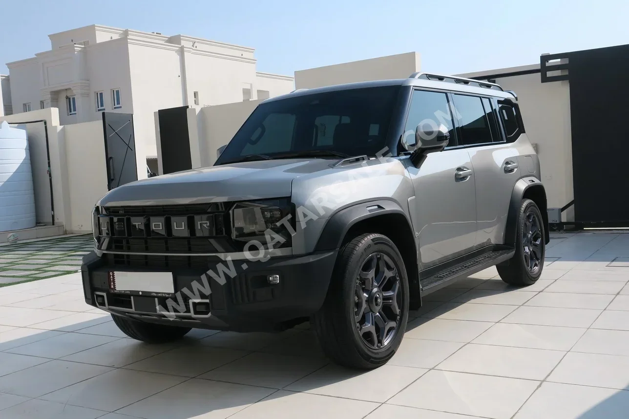 Jetour  T2  Luxury  2025  Automatic  38,000 Km  4 Cylinder  Four Wheel Drive (4WD)  SUV  Silver  With Warranty