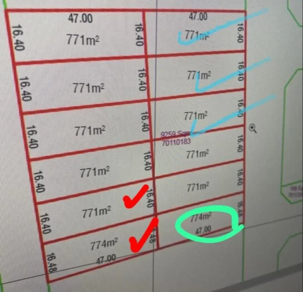 اراضي للبيع  في الظعاين  - الصخامة  -المساحة 771 متر مربع