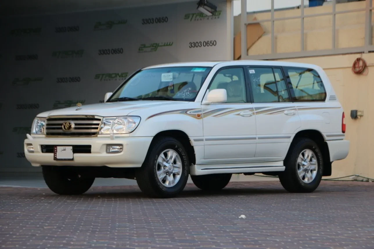 Toyota  Land Cruiser  VXR  2006  Automatic  283,000 Km  8 Cylinder  Four Wheel Drive (4WD)  SUV  Pearl