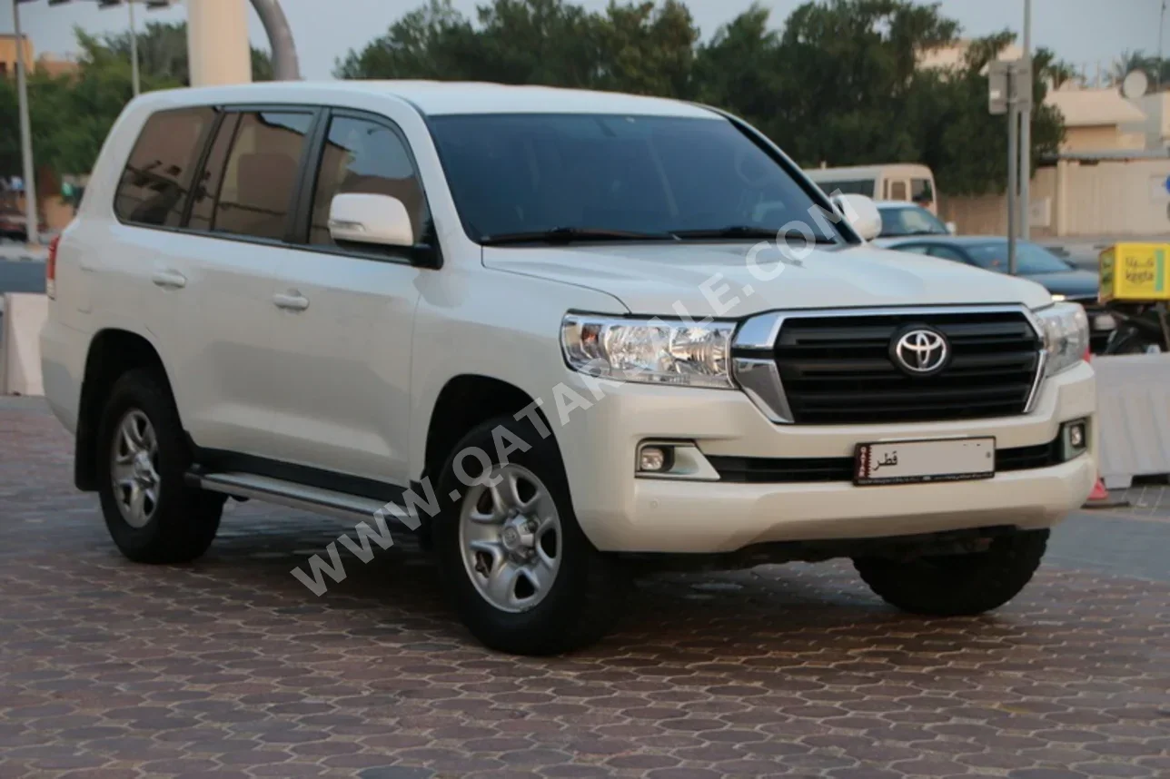 Toyota  Land Cruiser  GX  2020  Automatic  64,000 Km  6 Cylinder  Four Wheel Drive (4WD)  SUV  White