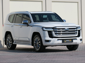 Toyota  Land Cruiser  VXR Twin Turbo  2025  Automatic  6,000 Km  6 Cylinder  Four Wheel Drive (4WD)  SUV  White  With Warranty