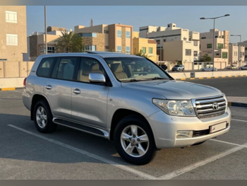 Toyota  Land Cruiser  VXR  2011  Automatic  390,000 Km  8 Cylinder  Four Wheel Drive (4WD)  SUV  Silver
