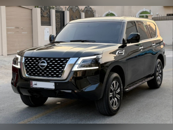 نيسان باترول اس اي 2023 اوتوماتيك 33,000 كم 6 سلندر دفع رباعي اس يو في أسود تحت الضمان