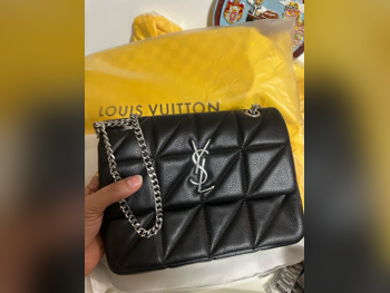 شنطة يد  - سانت لوران  - أسود  - جلد صناعي  - نسائي