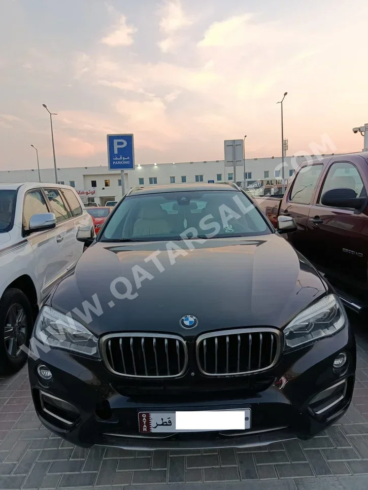 بي ام دبليو الفئة - اكس اكس 6 2015 اوتوماتيك 139,000 كم 6 سلندر دفع رباعي اس يو في أسود