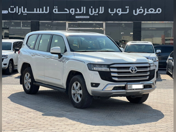 تويوتا  لاند كروزر  جي اكس ار  2022  اوتوماتيك  148,000 كم  6 سلندر  دفع رباعي  اس يو في  أبيض