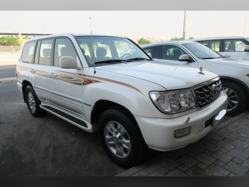 تويوتا  لاند كروزر  جي اكس ار  2007  اوتوماتيك  202,000 كم  6 سلندر  دفع رباعي  اس يو في  أبيض