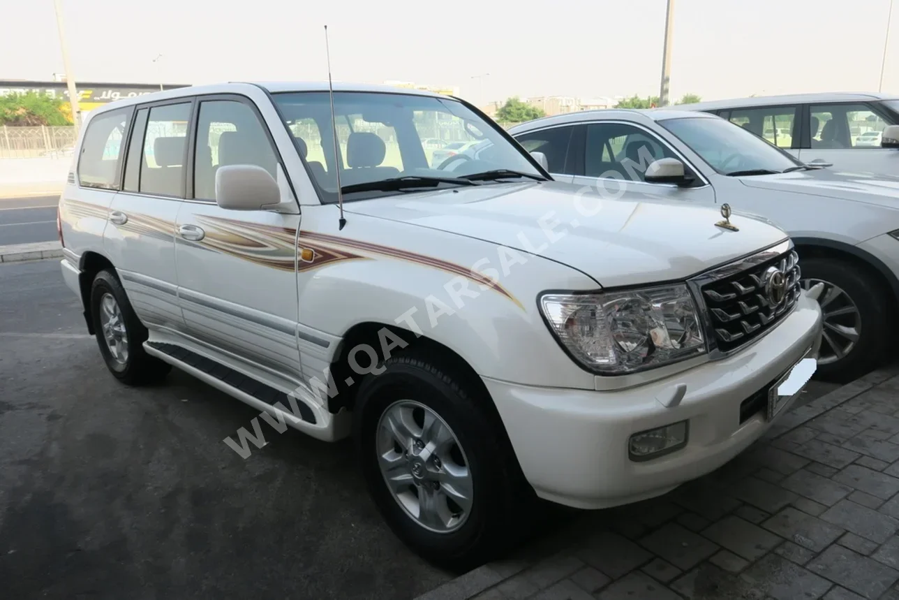 تويوتا  لاند كروزر  جي اكس  2007  اوتوماتيك  202,000 كم  6 سلندر  دفع رباعي  اس يو في  أبيض