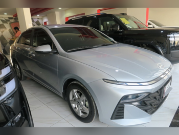 هيونداي  اكسنت  2024  اوتوماتيك  16,000 كم  4 سلندر  سحب امامي  سيدان  فضي