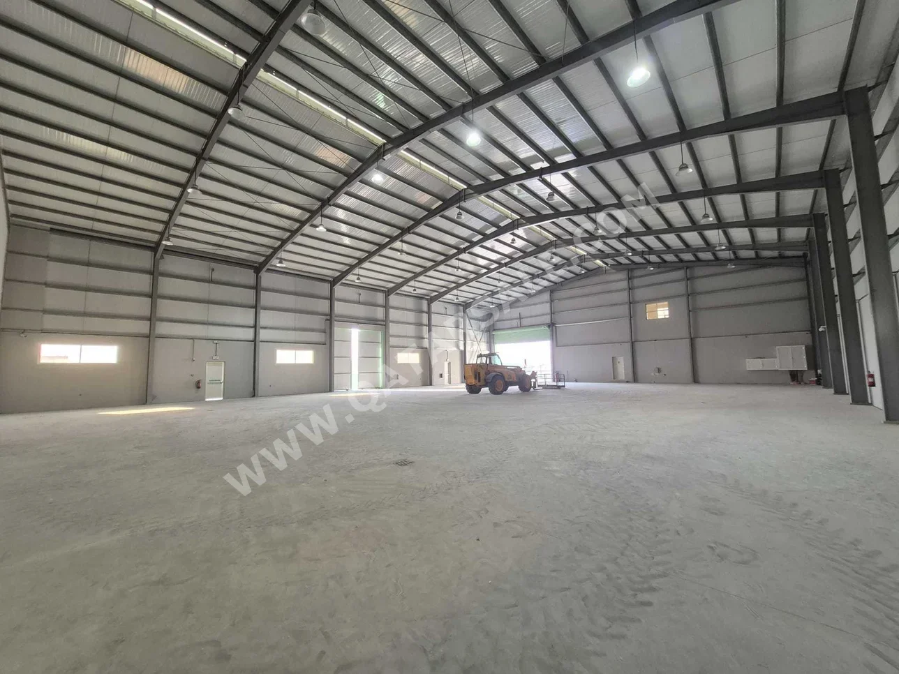 Warehouses & Stores - Al Rayyan  - Industrial Area  -Area Size: 3000 Square Meter