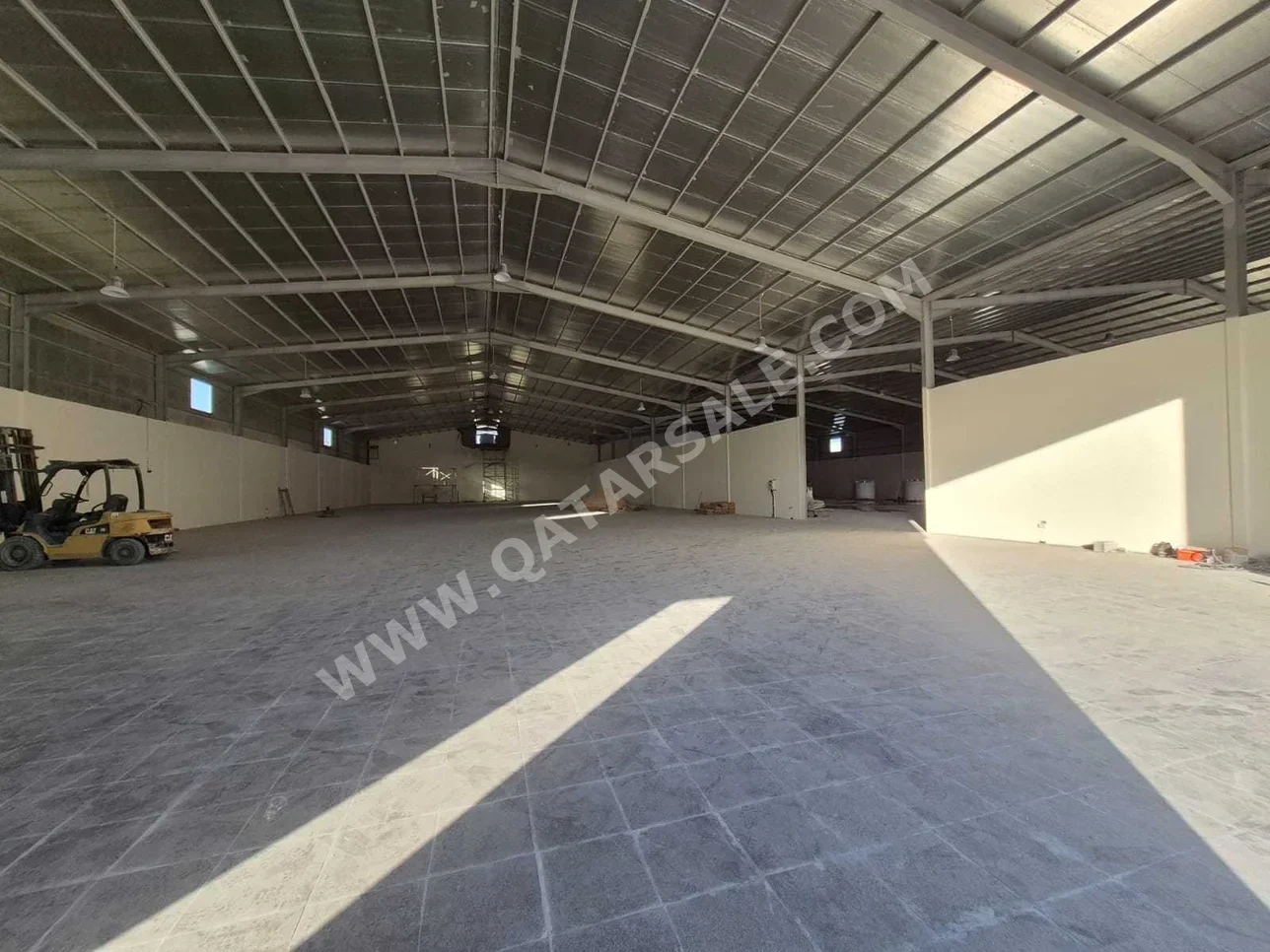 Warehouses & Stores - Al Wakrah  - Barkit Al Awamer  -Area Size: 5000 Square Meter