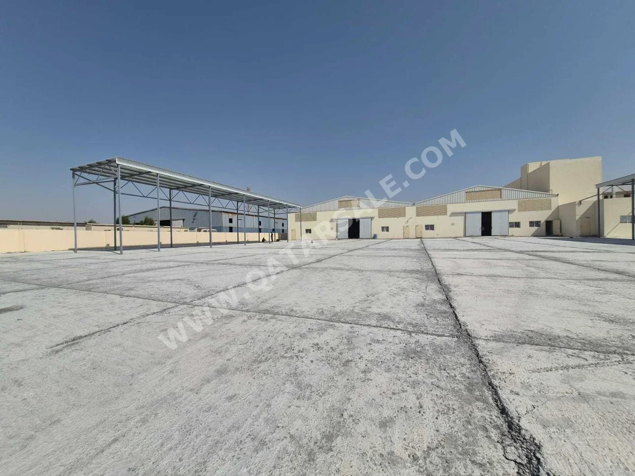 Warehouses & Stores - Al Wakrah  - Barkit Al Awamer  -Area Size: 5000 Square Meter