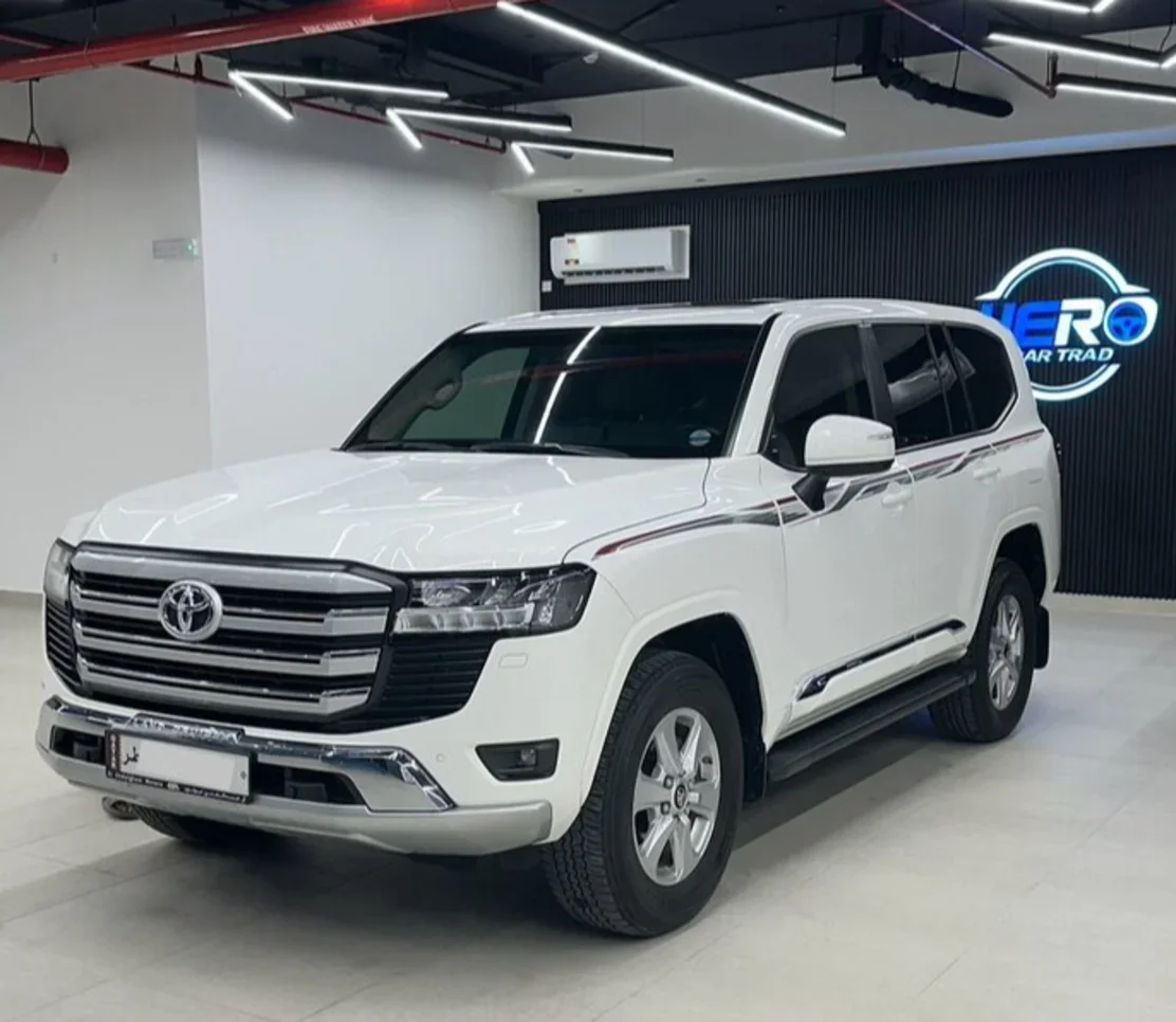 Toyota  Land Cruiser  GXR  2024  Automatic  41,500 Km  6 Cylinder  Four Wheel Drive (4WD)  SUV  White  With Warranty