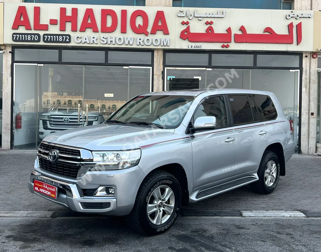 Toyota  Land Cruiser  GXR  2021  Automatic  190,000 Km  6 Cylinder  Four Wheel Drive (4WD)  SUV  Silver