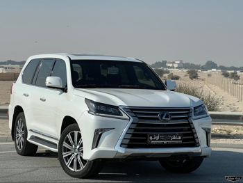 Lexus  LX  570  2016  Automatic  233,000 Km  8 Cylinder  Four Wheel Drive (4WD)  SUV  White