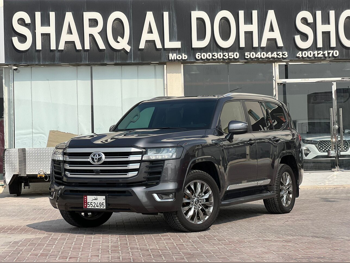 تويوتا  لاند كروزر  في اكس ار توين توربو  2024  اوتوماتيك  49,000 كم  6 سلندر  دفع رباعي  اس يو في  رمادي  تحت الضمان