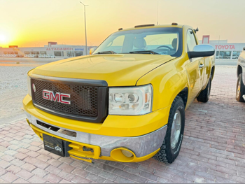 GMC  Sierra  SLE  2007  Automatic  435,000 Km  8 Cylinder  Four Wheel Drive (4WD)  Pick Up  Yellow