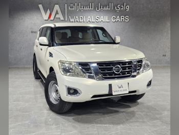 نيسان  باترول  اس اي  2013  عادي  160,000 كم  8 سلندر  دفع رباعي  اس يو في  أبيض