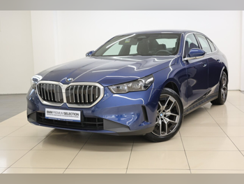 بي ام دبليو  الفئة - الخامسة  520i  2025  اوتوماتيك  15,000 كم  4 سلندر  دفع خلفي  اس يو في  ازرق  تحت الضمان