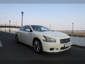 نيسان ماكسيما اس 2011 اوتوماتيك 108,000 كم 6 سلندر سحب امامي سيدان أبيض