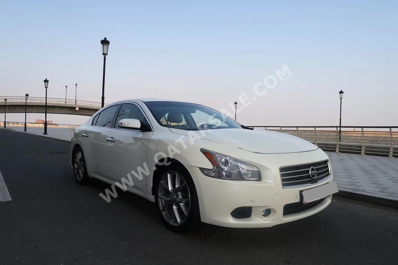 نيسان  ماكسيما  اس  2011  اوتوماتيك  108,000 كم  6 سلندر  سحب امامي  سيدان  أبيض
