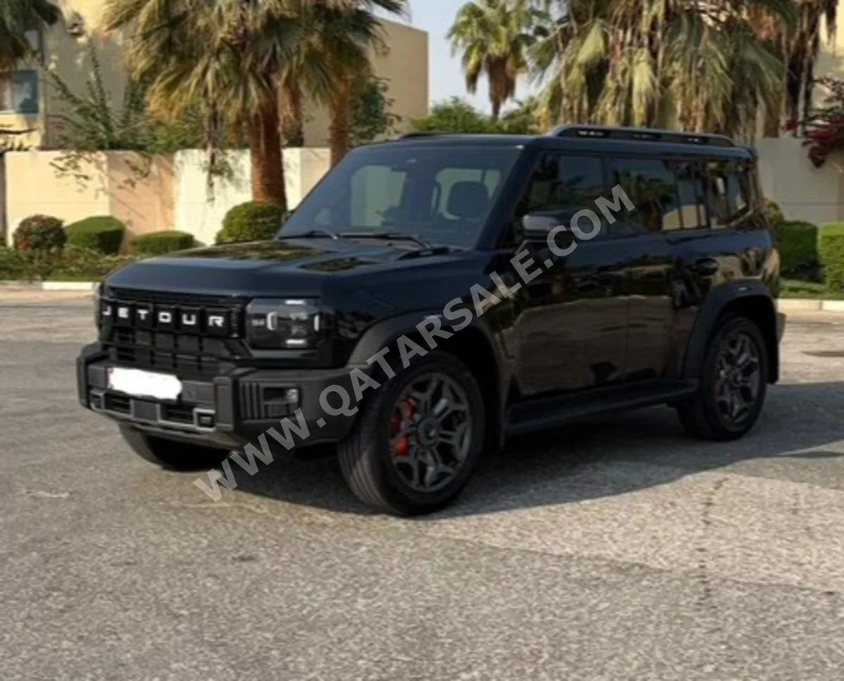 Jetour  T2  Luxury  2025  Automatic  17,500 Km  4 Cylinder  All Wheel Drive (AWD)  SUV  Black  With Warranty