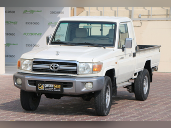 Toyota  Land Cruiser  LX  2015  Manual  233,000 Km  6 Cylinder  Four Wheel Drive (4WD)  Pick Up  White