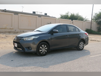 Toyota Yaris 2015 Automatic 578,000 Km 4 Cylinder Front Wheel Drive (FWD) Sedan Gray