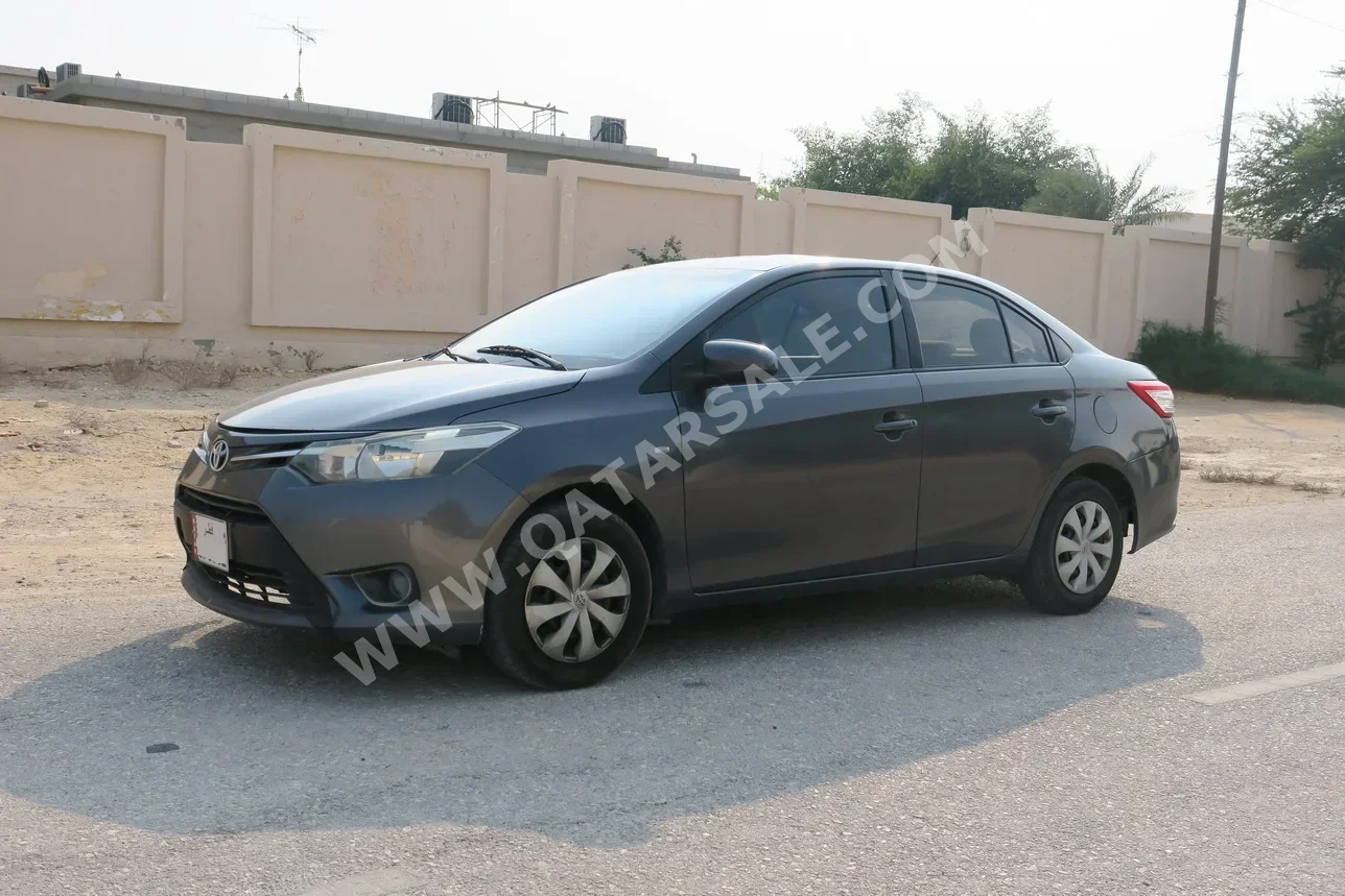 Toyota Yaris 2015 Automatic 578,000 Km 4 Cylinder Front Wheel Drive (FWD) Sedan Gray