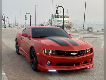 شفروليه  كمارو  ار اس  2012  اوتوماتيك  84,100 كم  6 سلندر  دفع خلفي  كوبيه \ سبورت  برتقالي