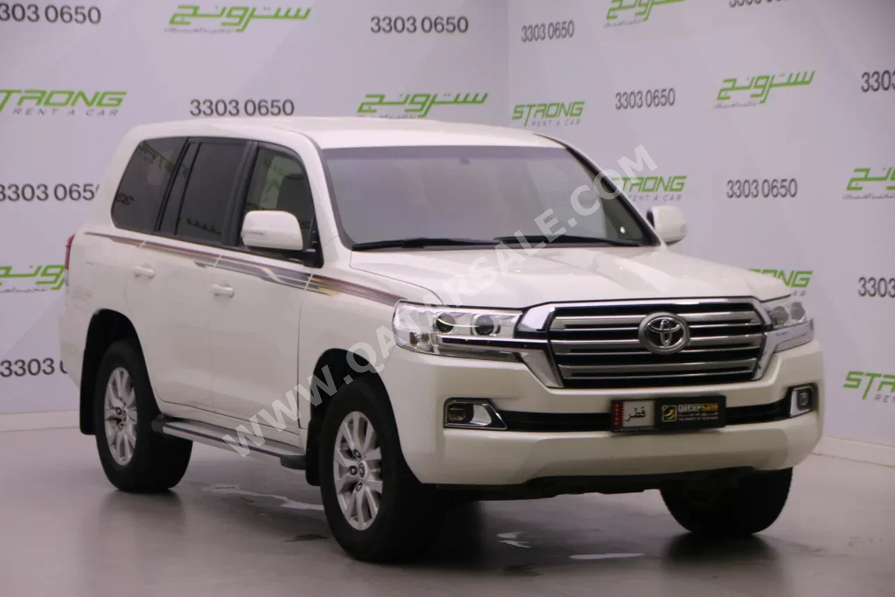 تويوتا  لاند كروزر  جي اكس ار  2021  اوتوماتيك  95,249 كم  6 سلندر  دفع رباعي  اس يو في  أبيض لؤلؤي