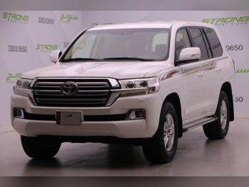 Toyota  Land Cruiser  GXR  2017  Automatic  59,000 Km  8 Cylinder  Four Wheel Drive (4WD)  SUV  White
