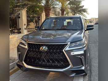 Lexus  LX  570 S  2018  Automatic  165,000 Km  8 Cylinder  Four Wheel Drive (4WD)  SUV  Gray