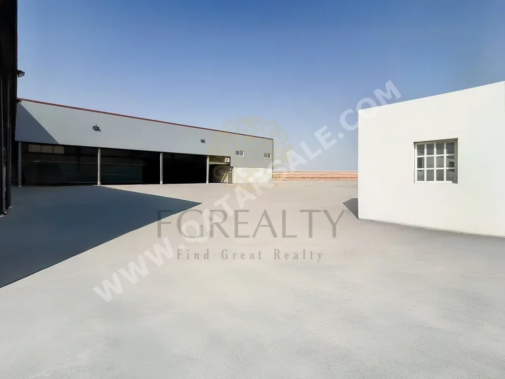 مخازن و مستودعات - الوكرة  - ابو صلبه  -المساحة: 4000 متر مربع