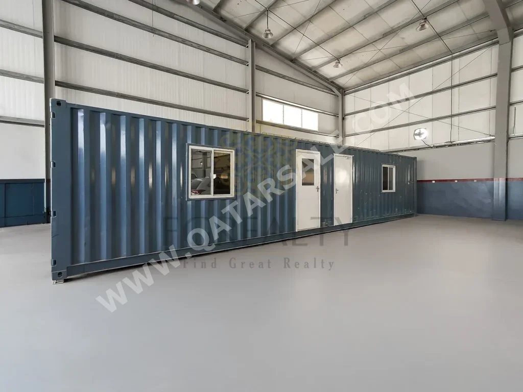 Warehouses & Stores - Al Wakrah  - Abu Sulba  -Area Size: 4000 Square Meter