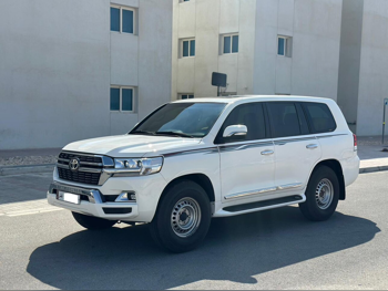 Toyota  Land Cruiser  GX  2011  Automatic  440,000 Km  6 Cylinder  Four Wheel Drive (4WD)  SUV  White