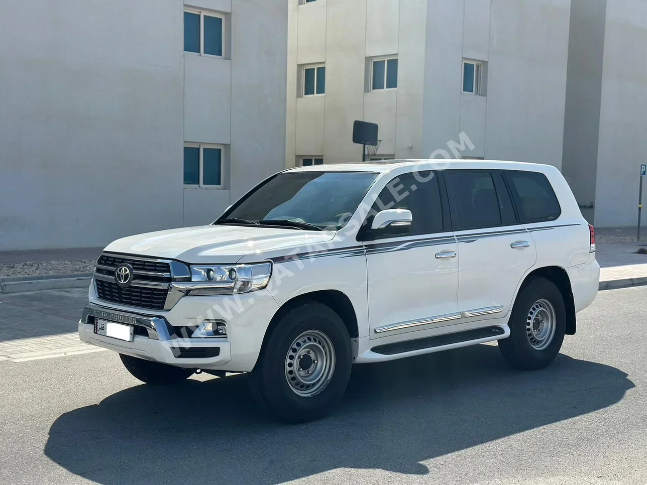 Toyota  Land Cruiser  GX  2011  Automatic  440,000 Km  6 Cylinder  Four Wheel Drive (4WD)  SUV  White