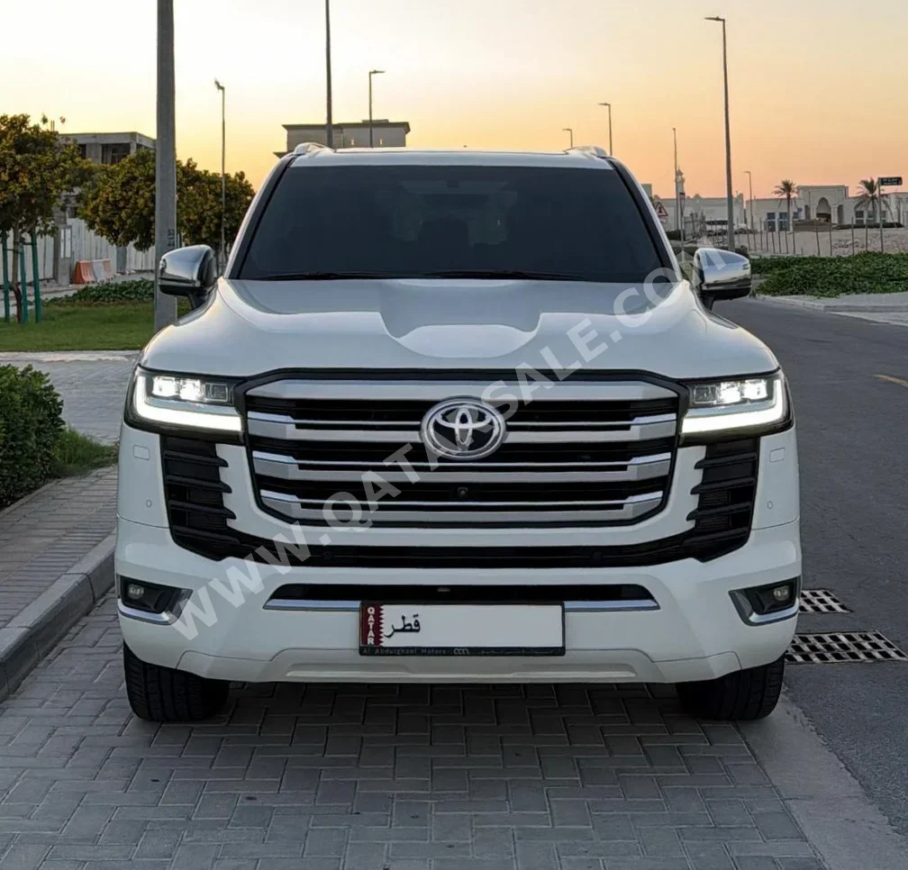 Toyota  Land Cruiser  VX Twin Turbo  2024  Automatic  54,000 Km  6 Cylinder  Four Wheel Drive (4WD)  SUV  White  With Warranty