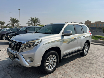 تويوتا  برادو  2016  اوتوماتيك  131,000 كم  6 سلندر  دفع رباعي  اس يو في  فضي