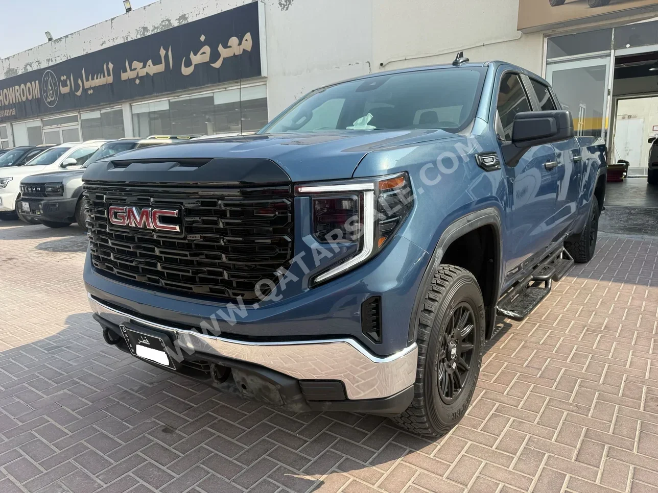 GMC  Sierra  SLE  2024  Automatic  14,000 Km  8 Cylinder  Four Wheel Drive (4WD)  Pick Up  Dark Blue  With Warranty